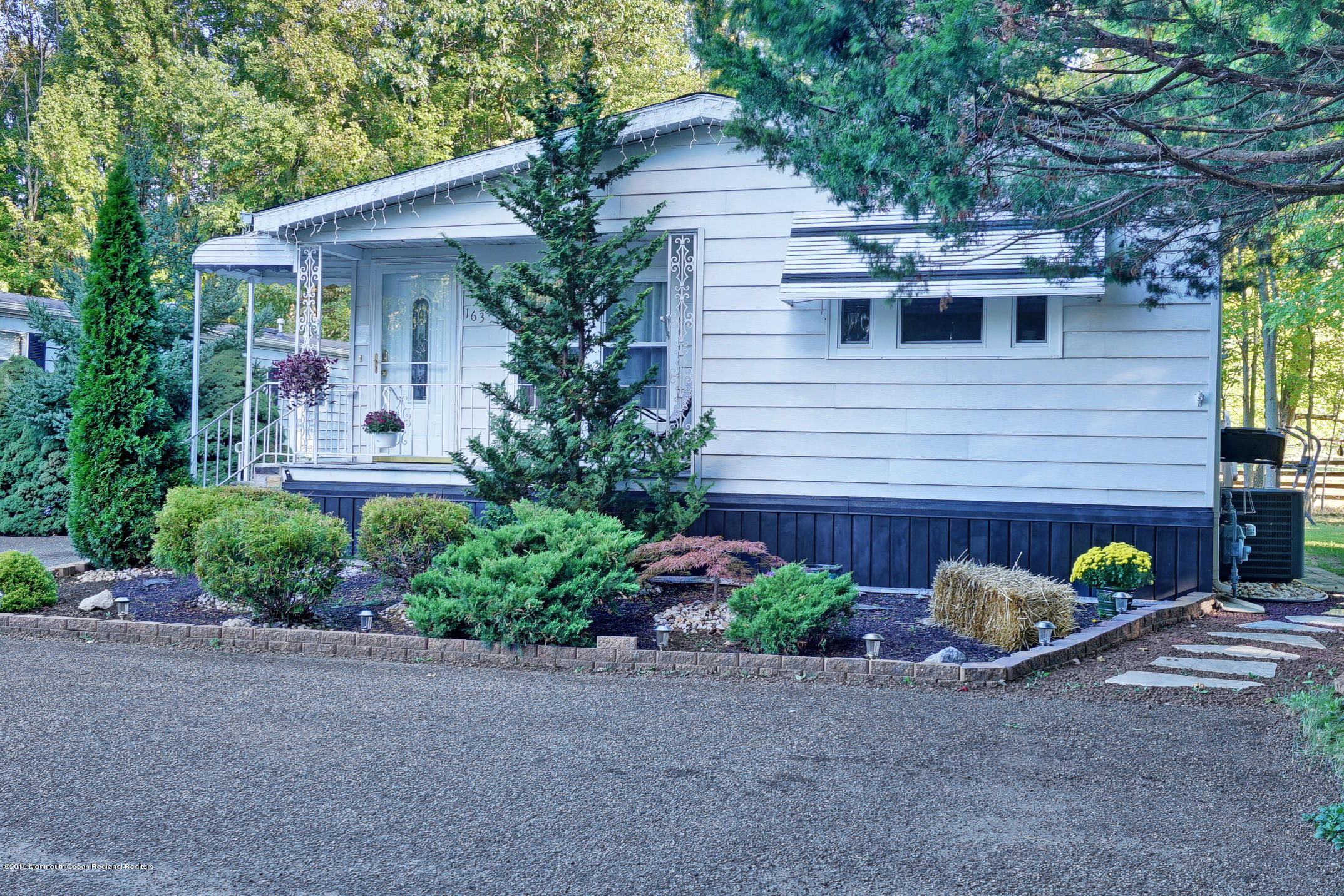 163 Village Road Morganville, NJ 07751 - Photo 21 of 33 dsc04114-dsc04118b