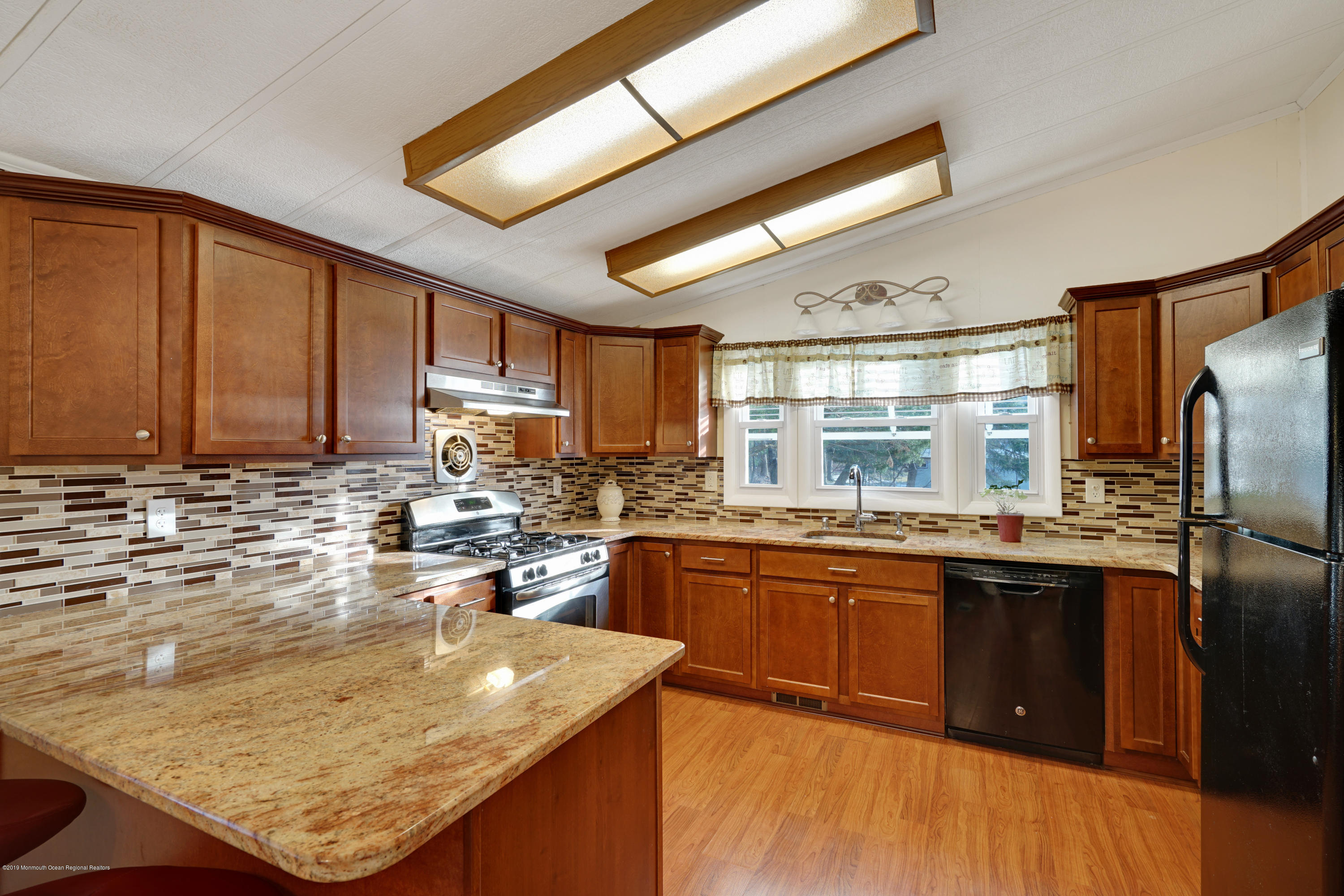 163 Village Road Morganville, NJ 07751 - Photo 3 of 33 dsc07951-dsc07955