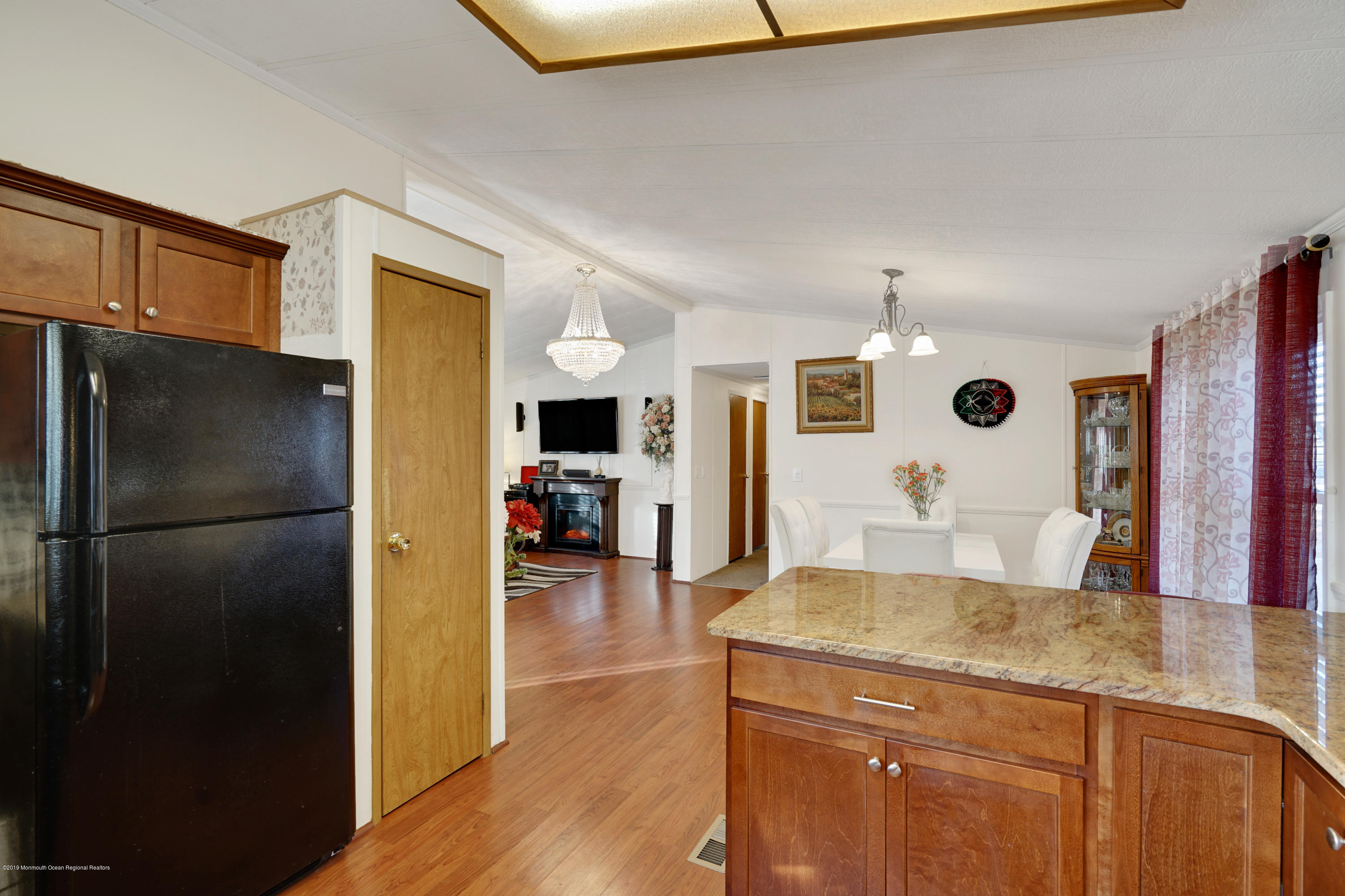 163 Village Road Morganville, NJ 07751 - Photo 4 of 33 dsc07961-dsc07965