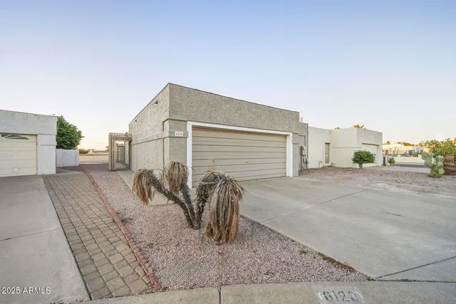 $1,700 | 6120 East Augusta Circle, Mesa, AZ 85215
