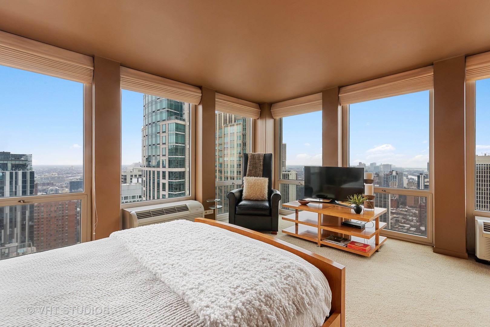 111 East Chestnut Street, Unit 43A Chicago, IL 60611 - Photo 17 of 29