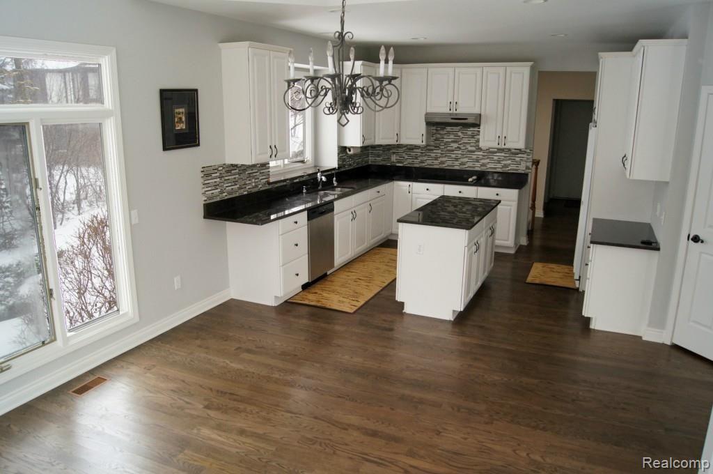 1794 Fox Run Rochester Hills, MI 48306 - Photo 16 of 36