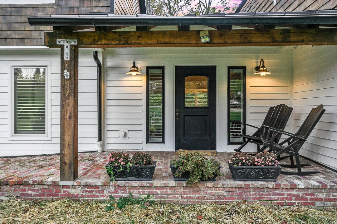 1180 Mt Vernon Road Cookeville, TN 38501 - Photo 46 of 48 a front view of a house with sitting area