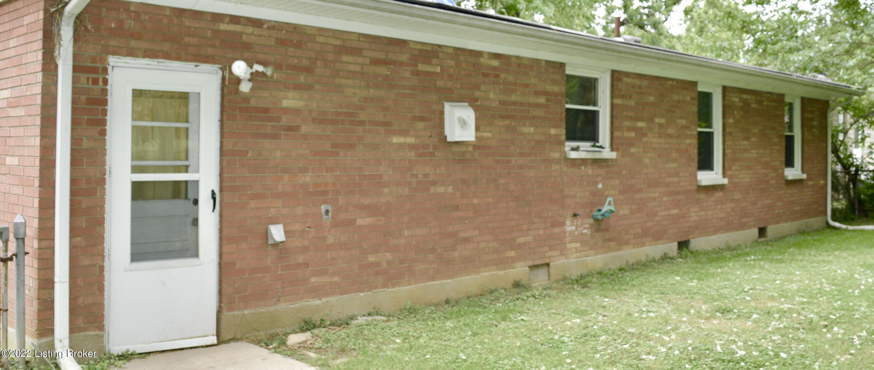 8000 Bluebonnet Road Louisville, KY 40258 - Photo 15 of 15 4B701F10-D4F7-49E5-B370-6D3F8B92A9BF_1_2