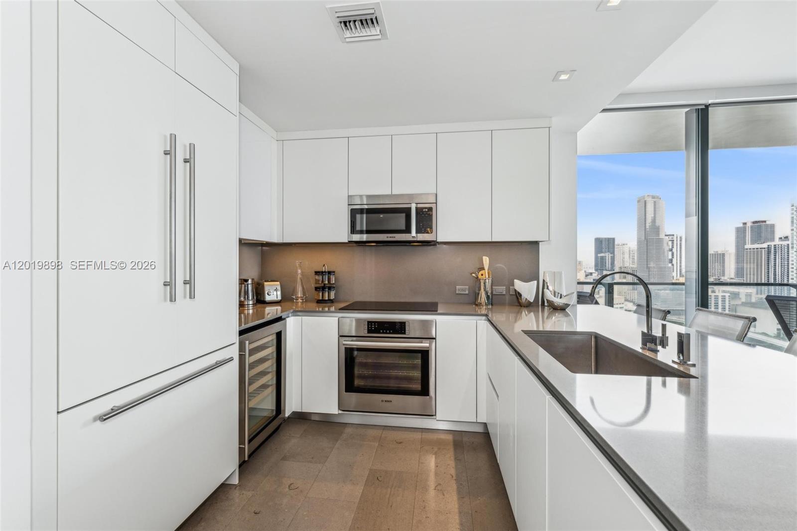 88 Southwest 7th Street, Unit 2111 Miami, FL 33130 - Photo 7 of 30