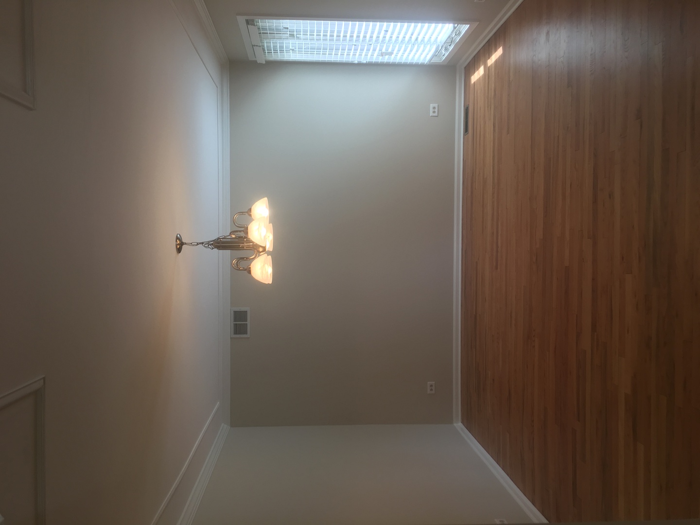 3203 Sprucewood Road Wilmette, IL 60091 - Photo 8 of 8 a bathroom with a shower