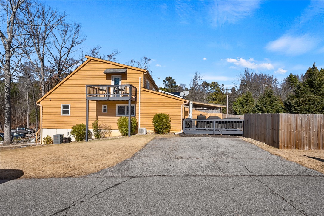 100 Harbor Drive Anderson, SC 29625 - Photo 3 of 47