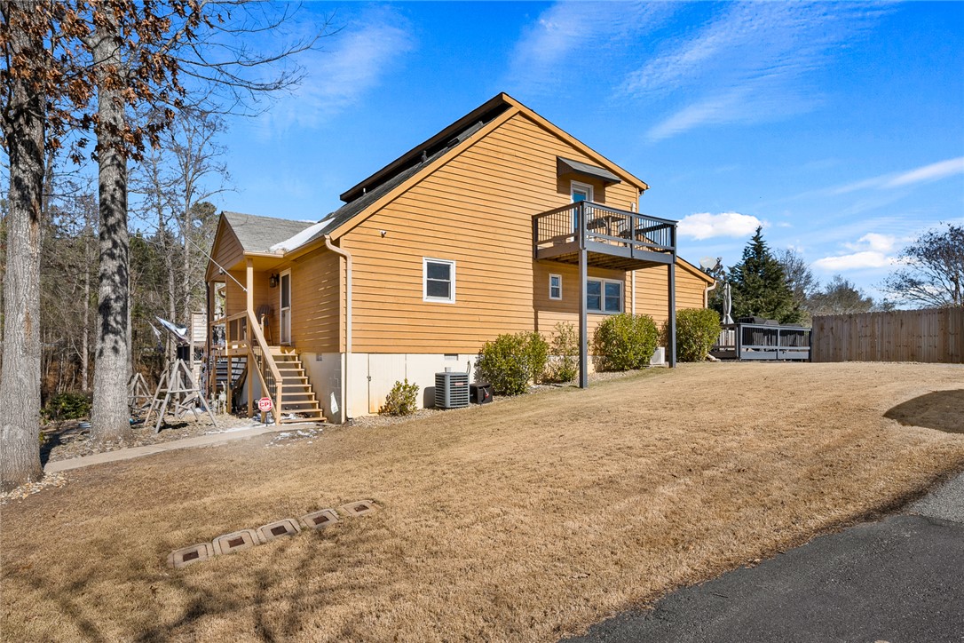 100 Harbor Drive Anderson, SC 29625 - Photo 4 of 47