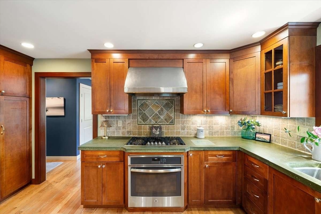 12 Mountain Road Waltham, MA 02451 - Photo 14 of 42