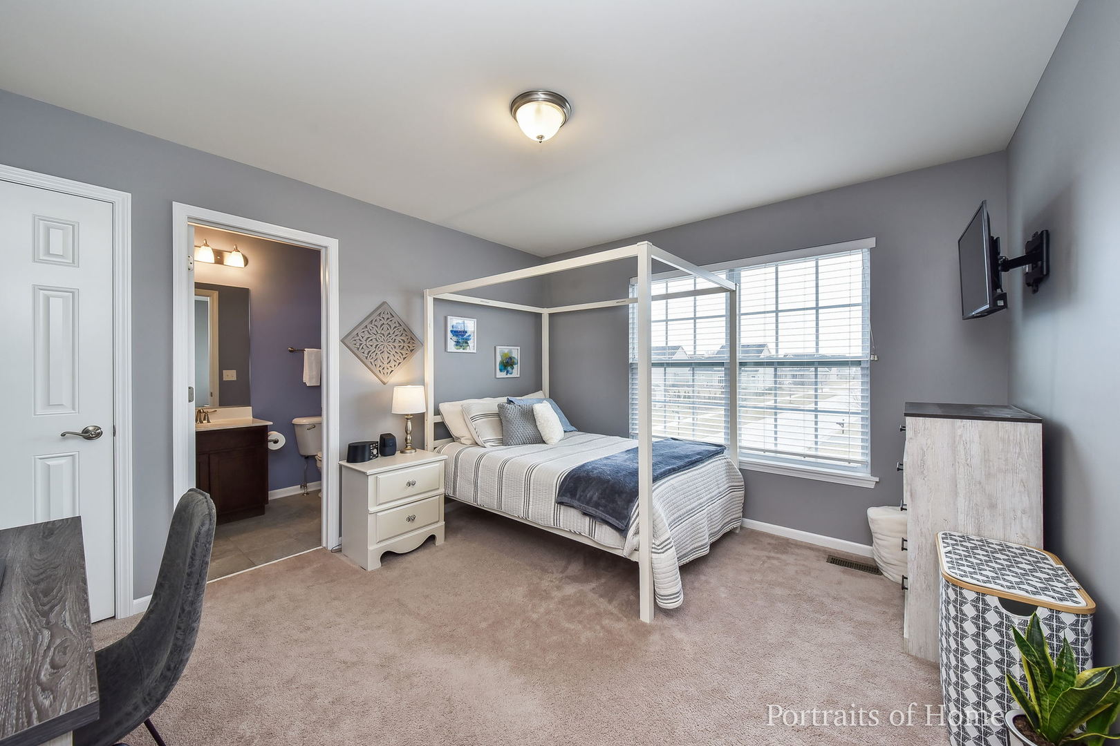 40W195 Palmer Road Geneva, IL 60134 - Photo 17 of 24 a bed room with furniture and a window