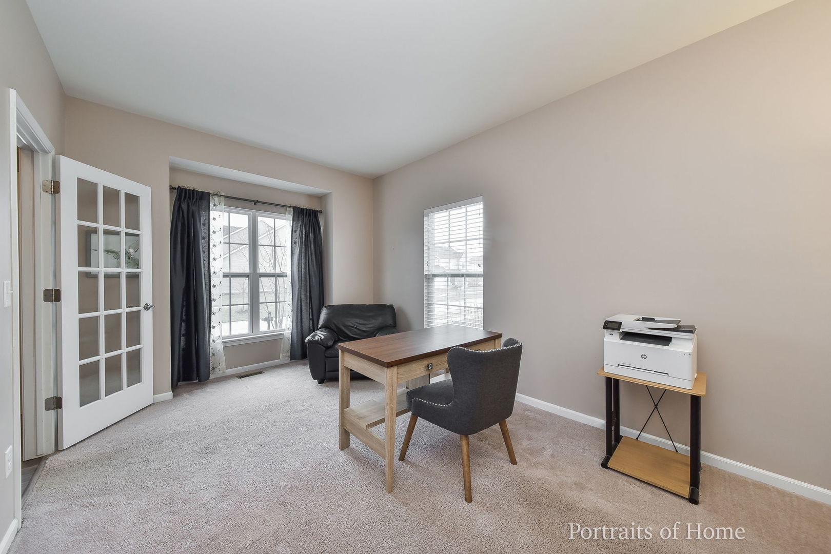 40W195 Palmer Road Geneva, IL 60134 - Photo 4 of 24 a workspace with furniture and a window