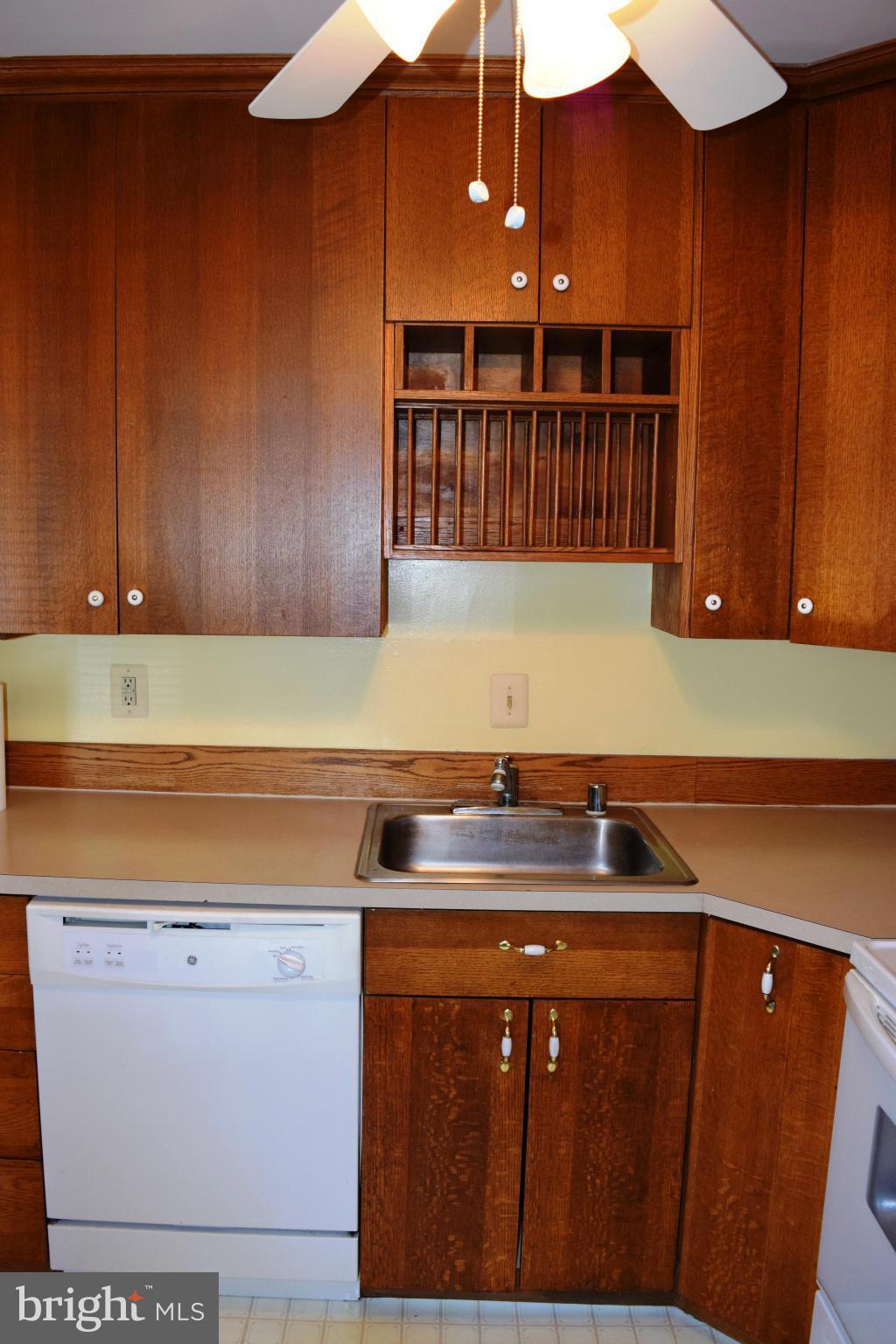 3234 Spartan Road, Unit 1H7 Olney, MD 20832 - Photo 8 of 23 Kitchen