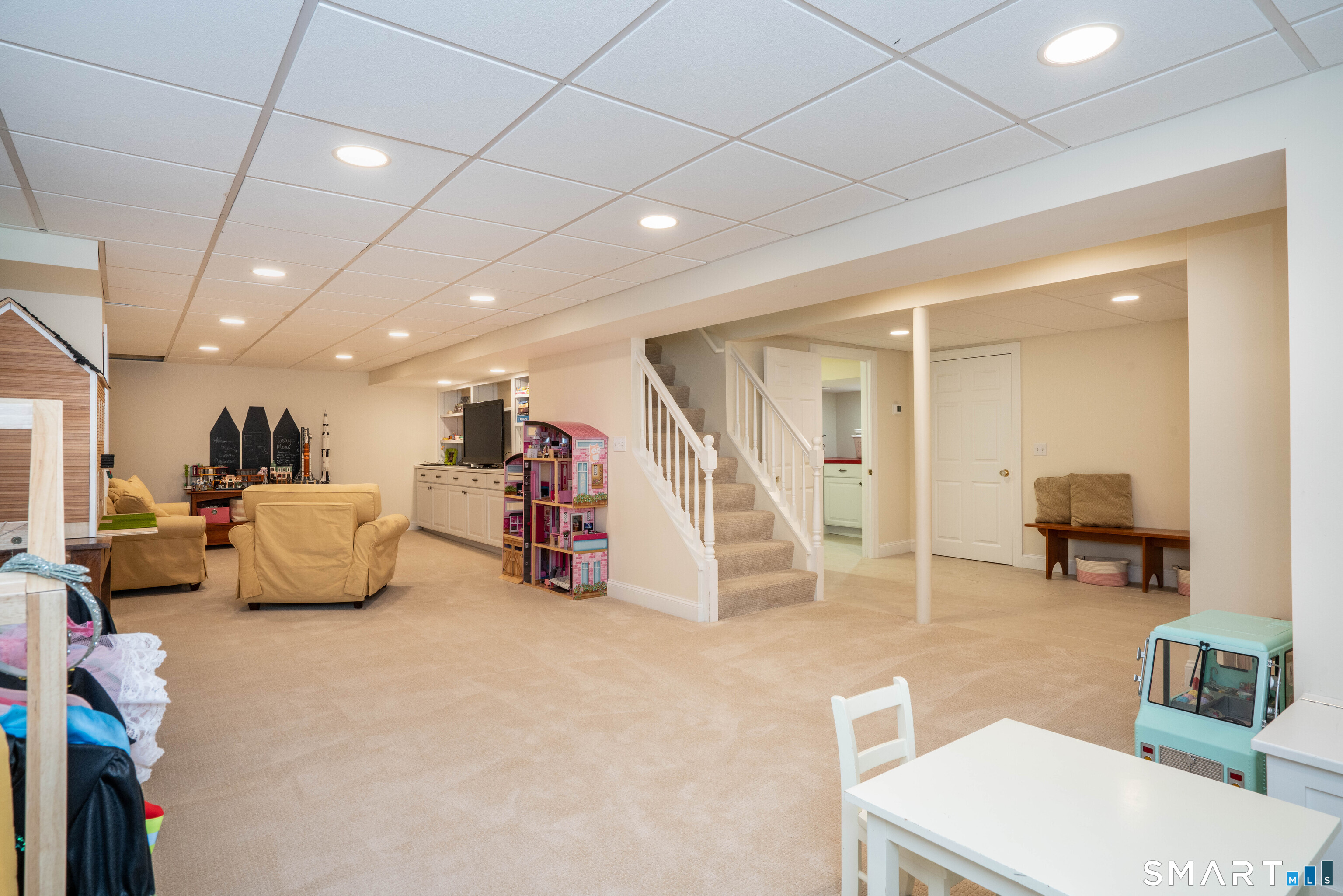 20 Fernwood Road West Hartford, CT 06119 - Photo 31 of 40