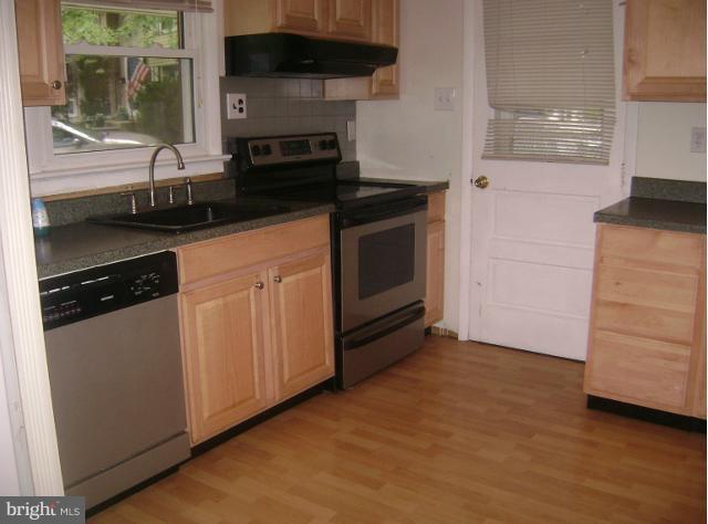 1320 Tenbrook Road Odenton, MD 21113 - Photo 3 of 16 Kitchen
