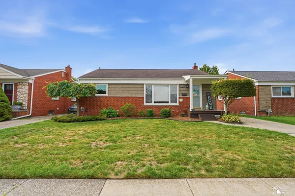 $269,900 | 20216 Gaukler Street, St. Clair Shores, MI 48080