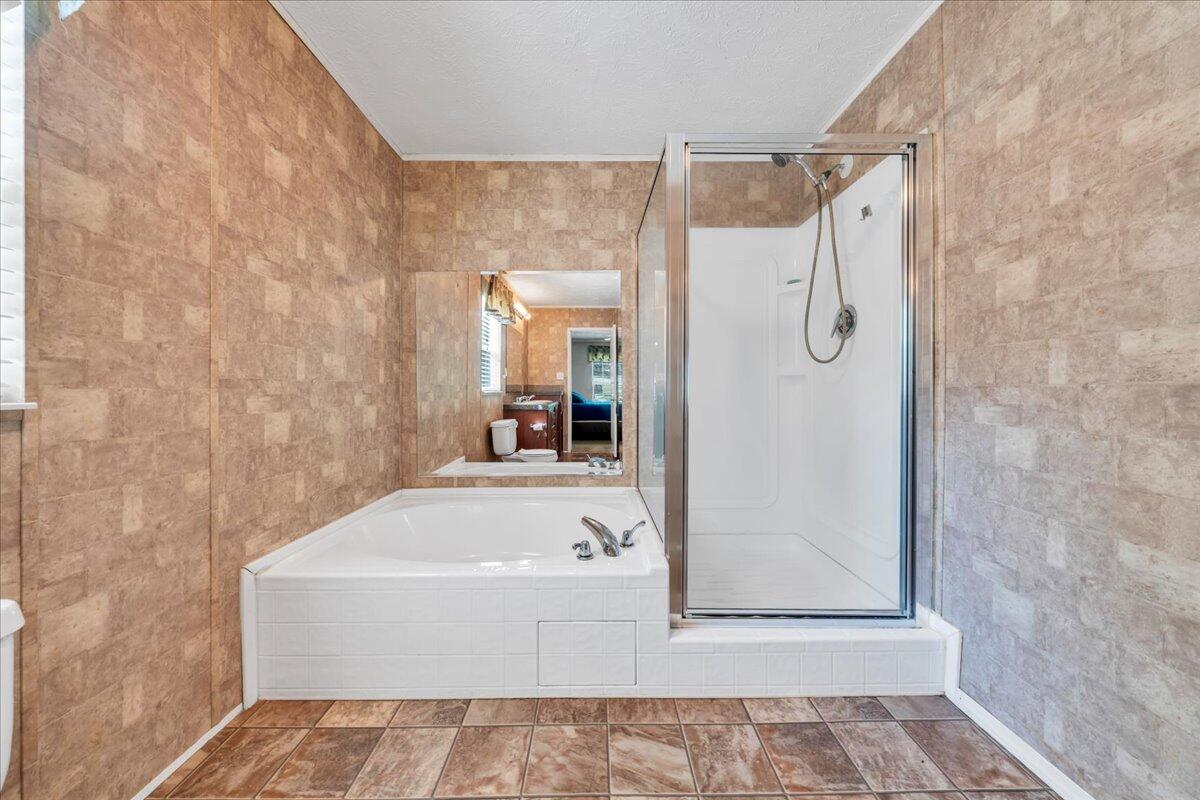 2744 Rutrough Road Southeast Roanoke, VA 24014 - Photo 15 of 31 25-MIB02227