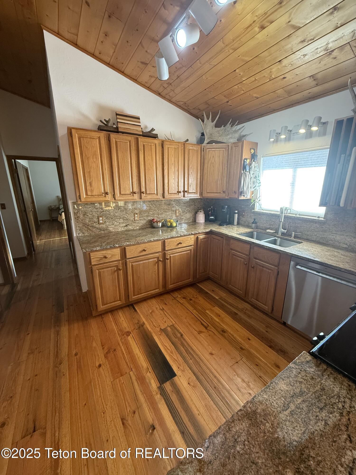 7 Park Circle Pinedale, WY 82941 - Photo 6 of 33 Kitchen1