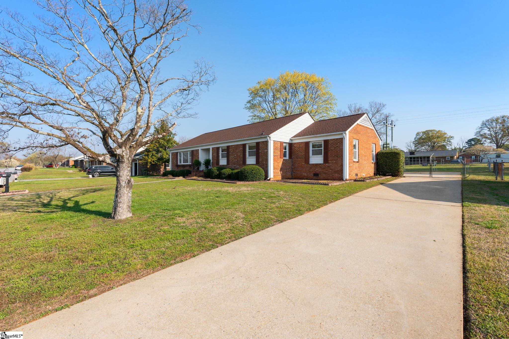 106 Whitestone Avenue Mauldin, SC 29662 - Photo 4 of 32