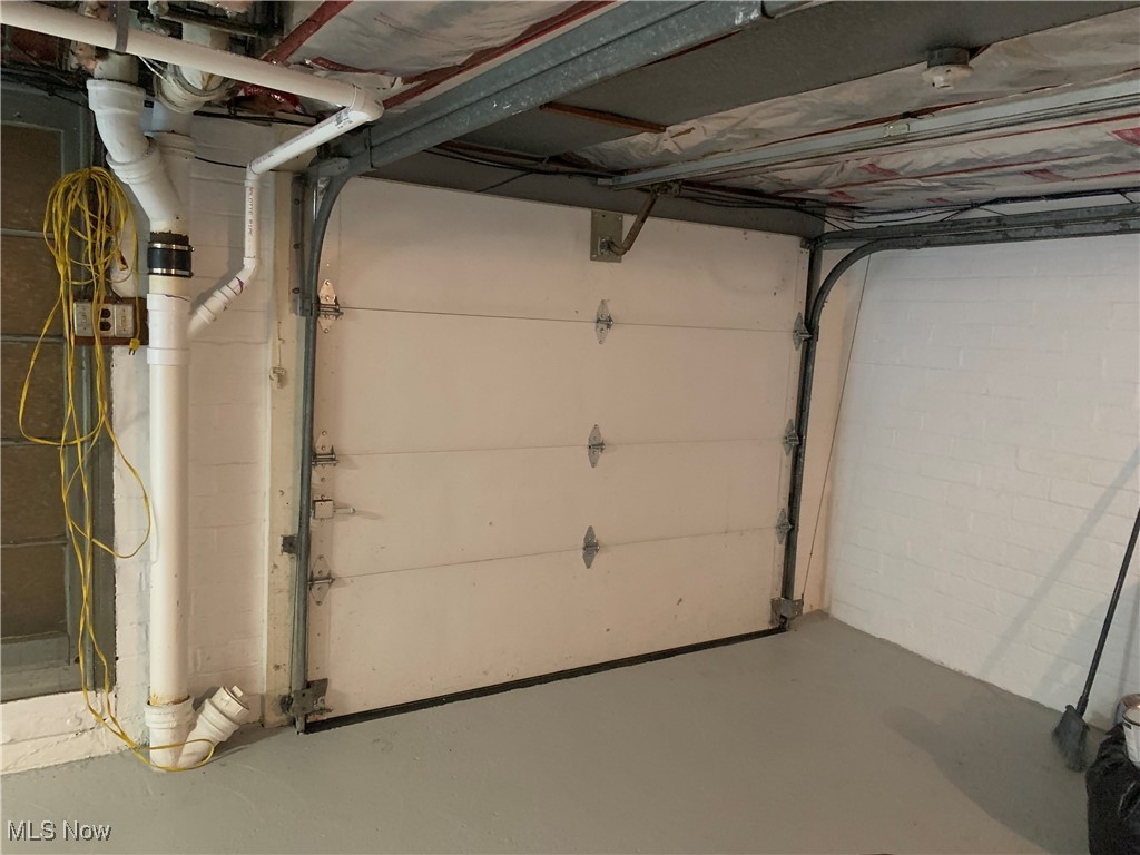 16879 Ridgeview Drive East Liverpool, OH 43920 - Photo 19 of 22 View of Basement garage