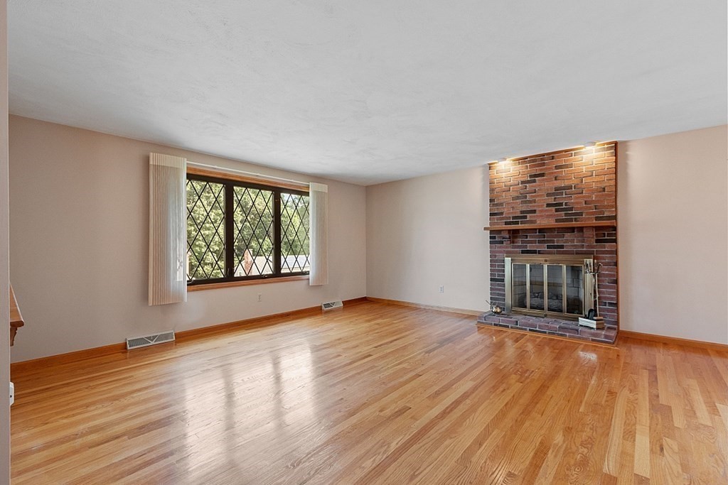 2 Neel Road Worcester, MA 01605 - Photo 3 of 31 Gallery Image 3