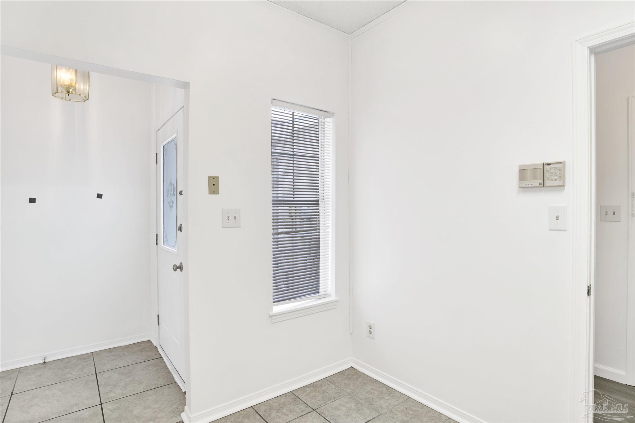 601 East Burgess Road, Unit K11 Pensacola, FL 32504 - Photo 3 of 34 a view of bathroom with shower