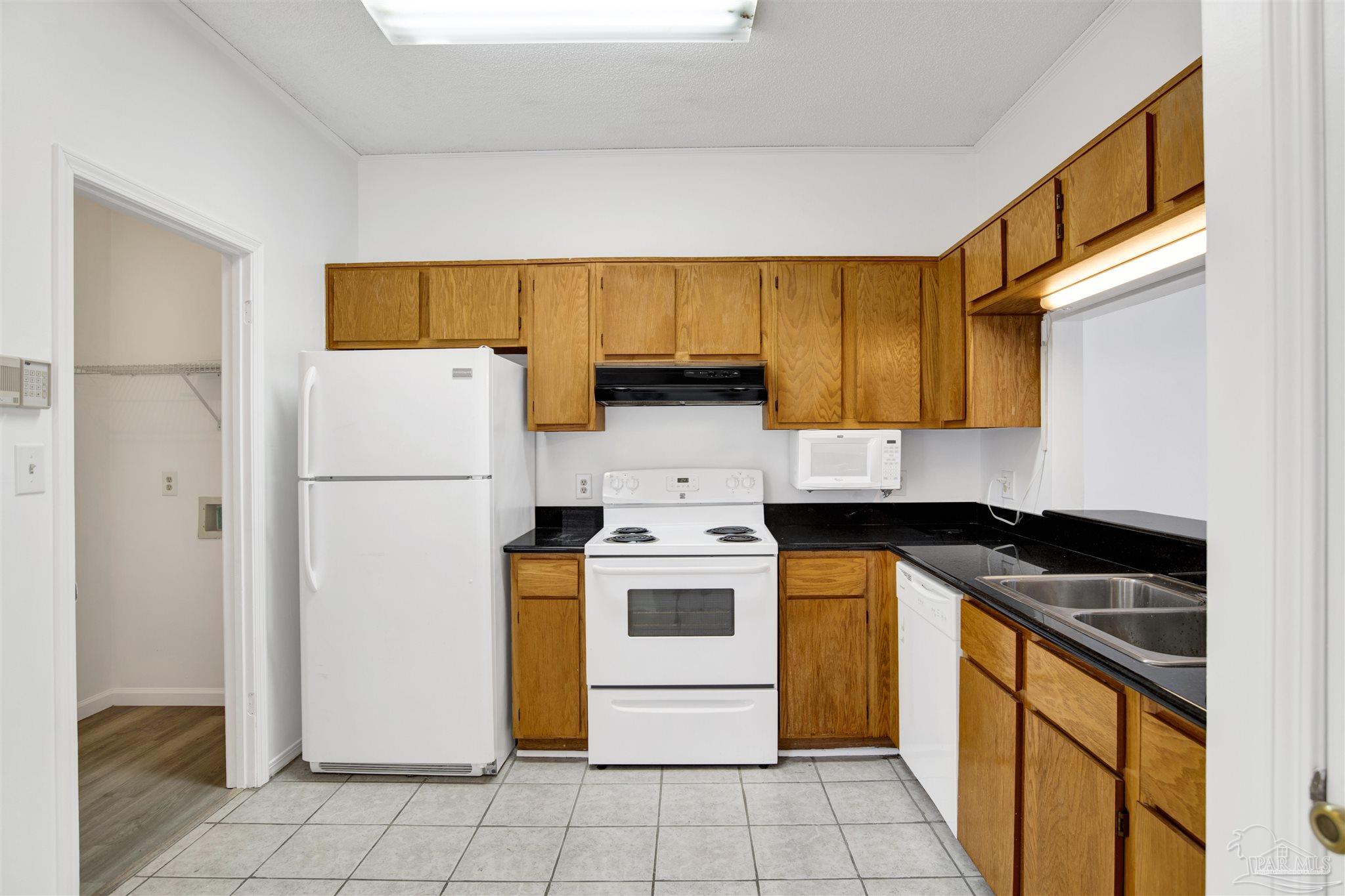 601 East Burgess Road, Unit K11 Pensacola, FL 32504 - Photo 8 of 25