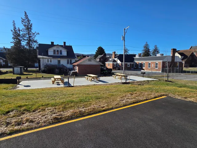 $209,500 | 417 North Washington Avenue, Unit 8, Pulaski, VA 24301