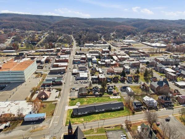 $209,500 | 417 North Washington Avenue, Unit 8, Pulaski, VA 24301