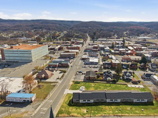 $209,500 | 417 North Washington Avenue, Unit 8, Pulaski, VA 24301