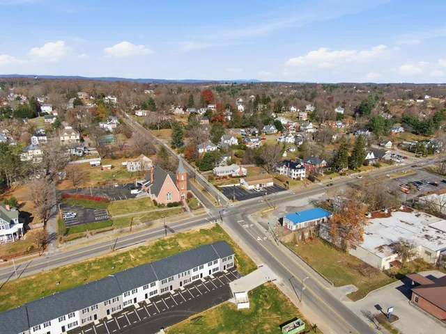 $209,500 | 417 North Washington Avenue, Unit 8, Pulaski, VA 24301