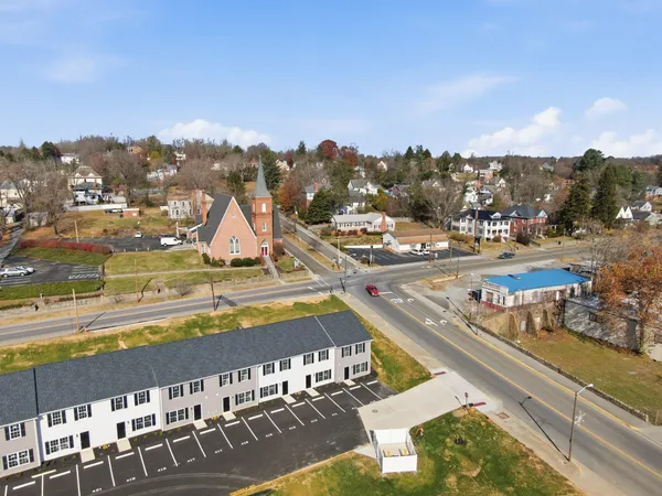 $209,500 | 417 North Washington Avenue, Unit 8, Pulaski, VA 24301