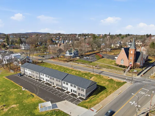 $209,500 | 417 North Washington Avenue, Unit 8, Pulaski, VA 24301