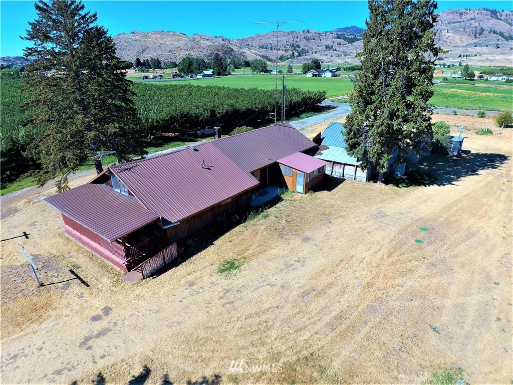 62 North Kirkpatrick Road North Omak, WA 98841 - Photo 3 of 33 a view of outdoor space yard and swimming pool