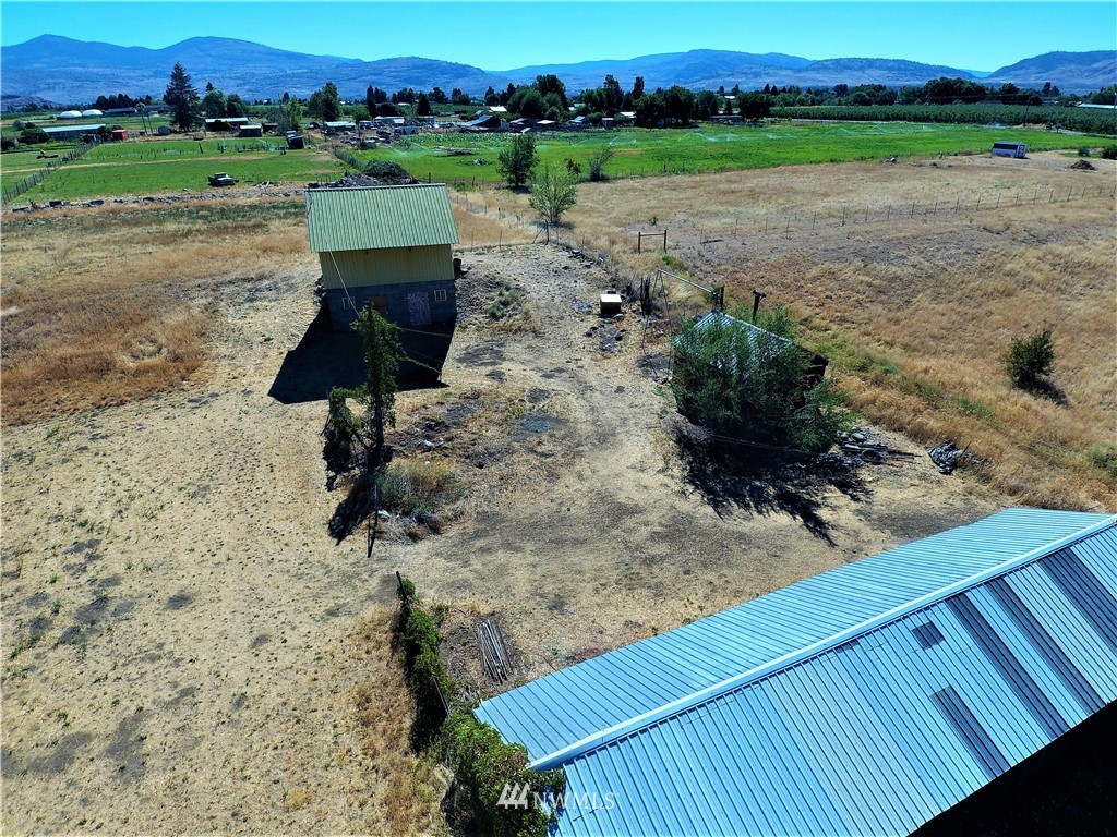 62 North Kirkpatrick Road North Omak, WA 98841 - Photo 4 of 33 a view of outdoor space with seating area