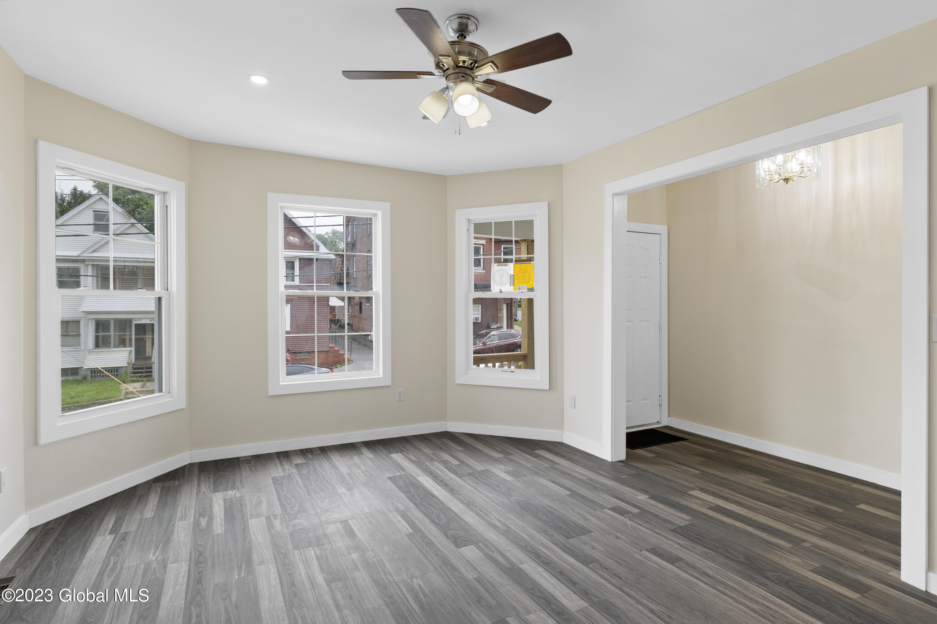 658 Crane Street Schenectady, NY 12303 - Photo 4 of 44 1 (2)
