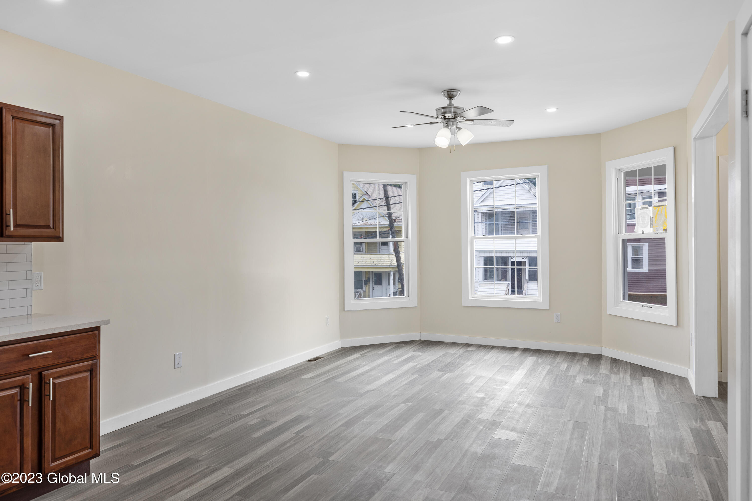 658 Crane Street Schenectady, NY 12303 - Photo 5 of 44 1 (6)