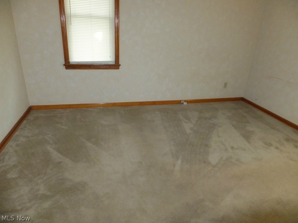 5406 Ackley Road Parma, OH 44129 - Photo 6 of 15