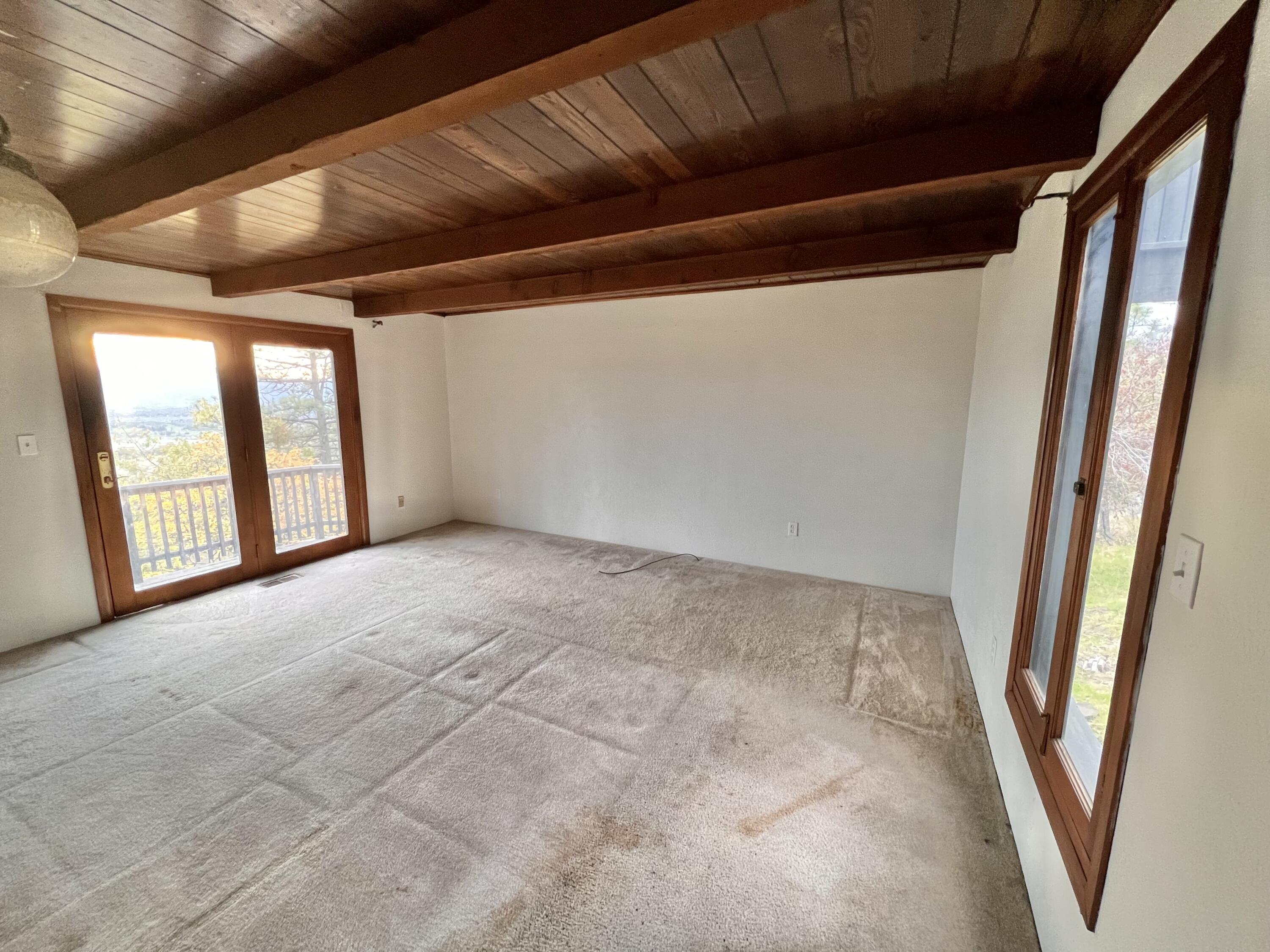 5880 Hillcrest Road Medford, OR 97504 - Photo 33 of 43 a view of an empty room