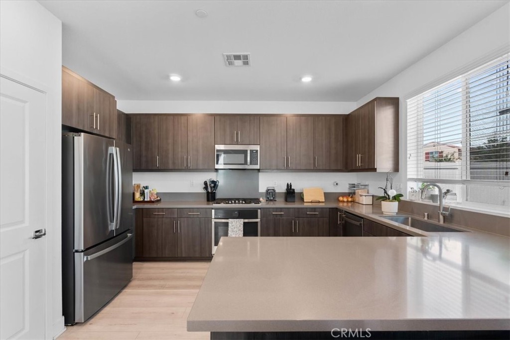 2335 Powell Drive Rialto, CA 92377 - Photo 7 of 50