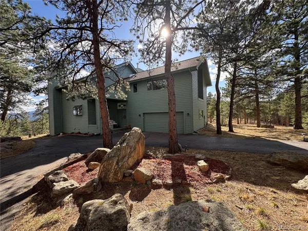 $1,075,000 | 1624 Tamarac Drive, Golden, CO 80401