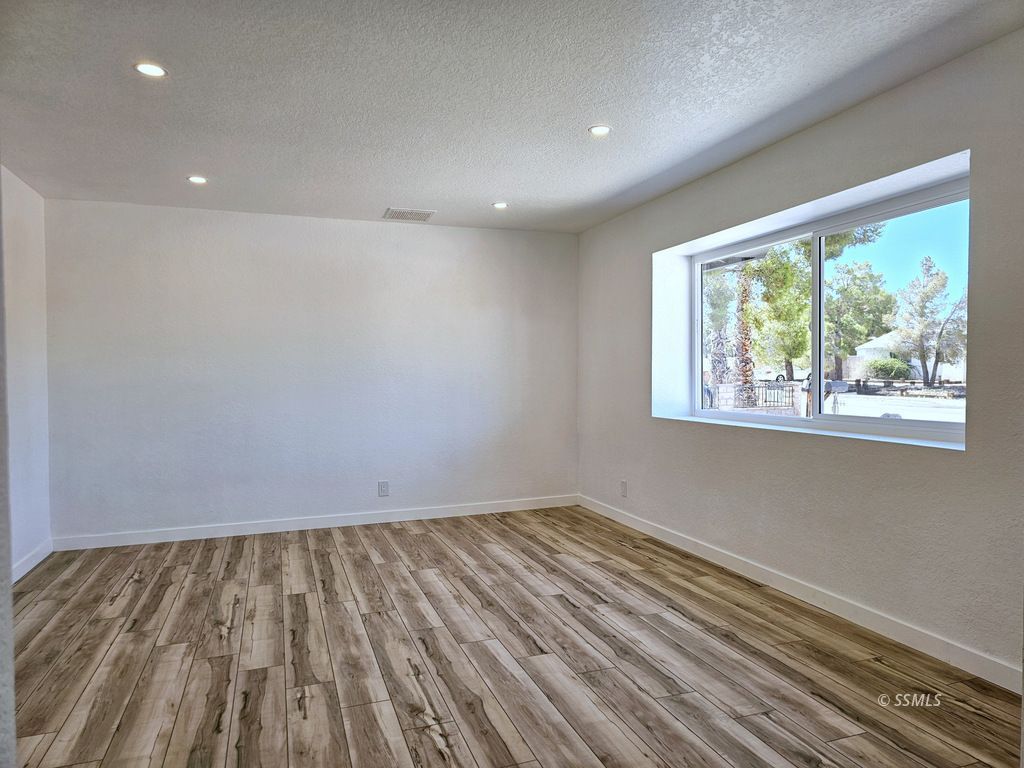 817 West Wasp Avenue Ridgecrest, CA 93555 - Photo 27 of 50