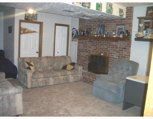 737 Bullcreek Road Butler, PA 16002 - Photo 5 of 8 Den/Family/Great Room.