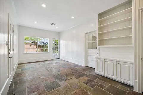 a view of entryway with white walls