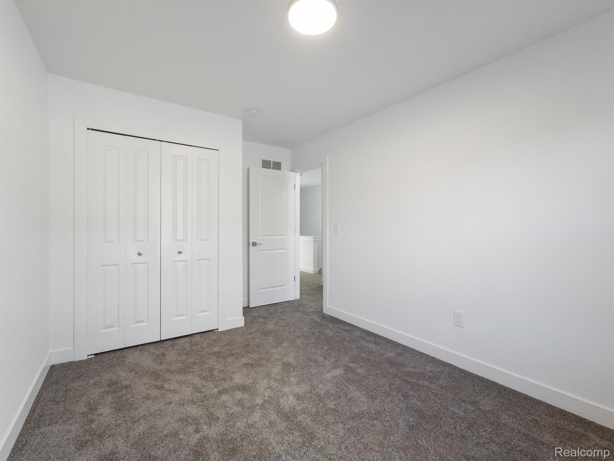 2886 Summers Place Troy, MI 48084 - Photo 25 of 34