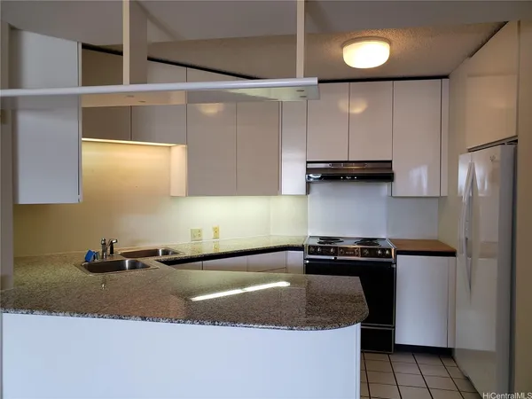 $2,550 | 1212 Nuuanu Avenue, Unit 1010, Honolulu, HI 96817