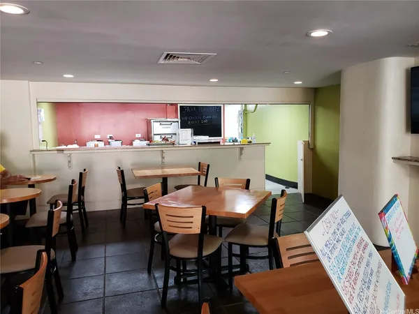 $2,550 | 1212 Nuuanu Avenue, Unit 1010, Honolulu, HI 96817