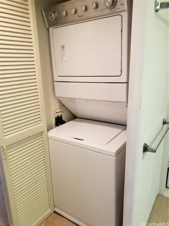 $2,550 | 1212 Nuuanu Avenue, Unit 1010, Honolulu, HI 96817