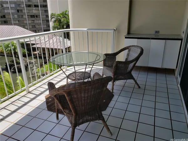 $2,550 | 1212 Nuuanu Avenue, Unit 1010, Honolulu, HI 96817