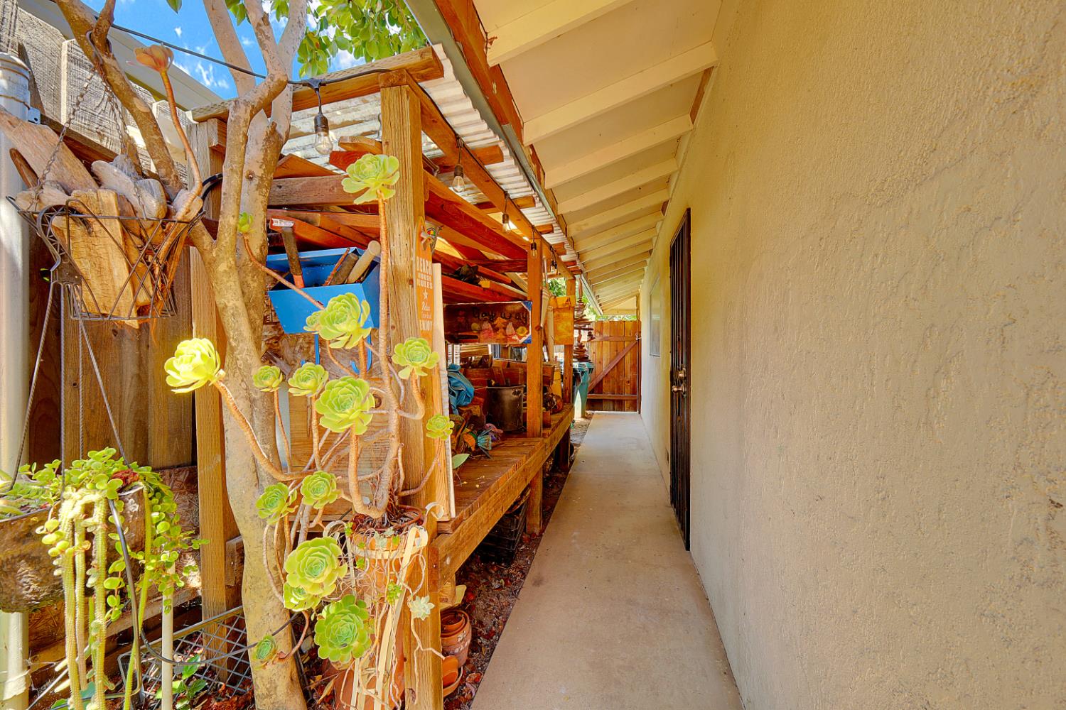 1213 Gary Way Carmichael, CA 95608 - Photo 48 of 51