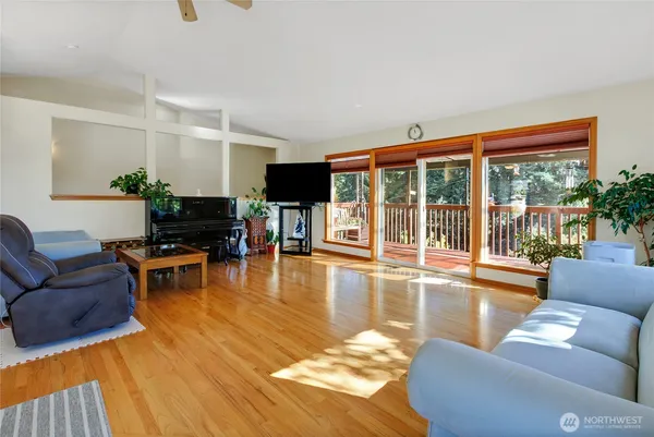 $639,950 | 25319 Meridian Avenue East, Graham, WA 98338